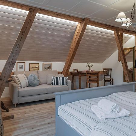 Gaestezimmer Im Dorfzentrum Rothenthurm Bagian luar foto