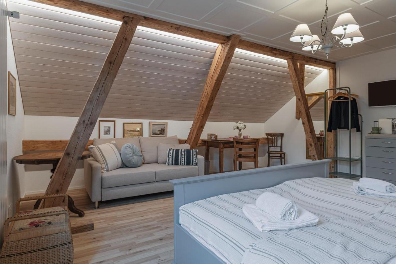 Gaestezimmer Im Dorfzentrum Rothenthurm Bagian luar foto